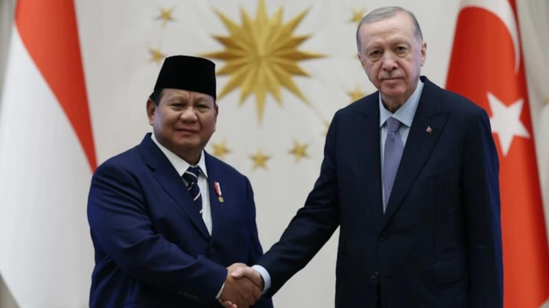 Cumhurbaşkanı Erdoğan, Endonezya Cumhurbaşkanı İle Telefonda Görüştü