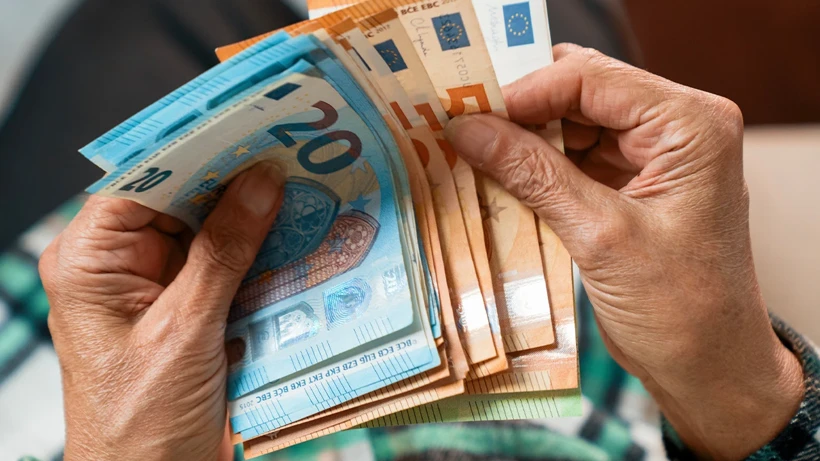 Döviz Kurlarında Son Durum: Dolar 48 Liranın, Euro 56 Liranın Üzerinde