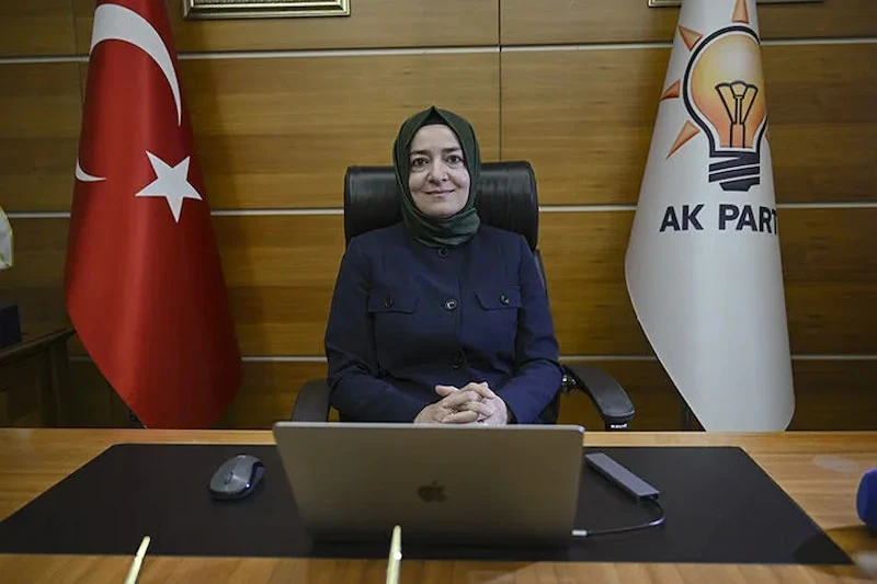 Fatma Betül Sayan Kaya-2