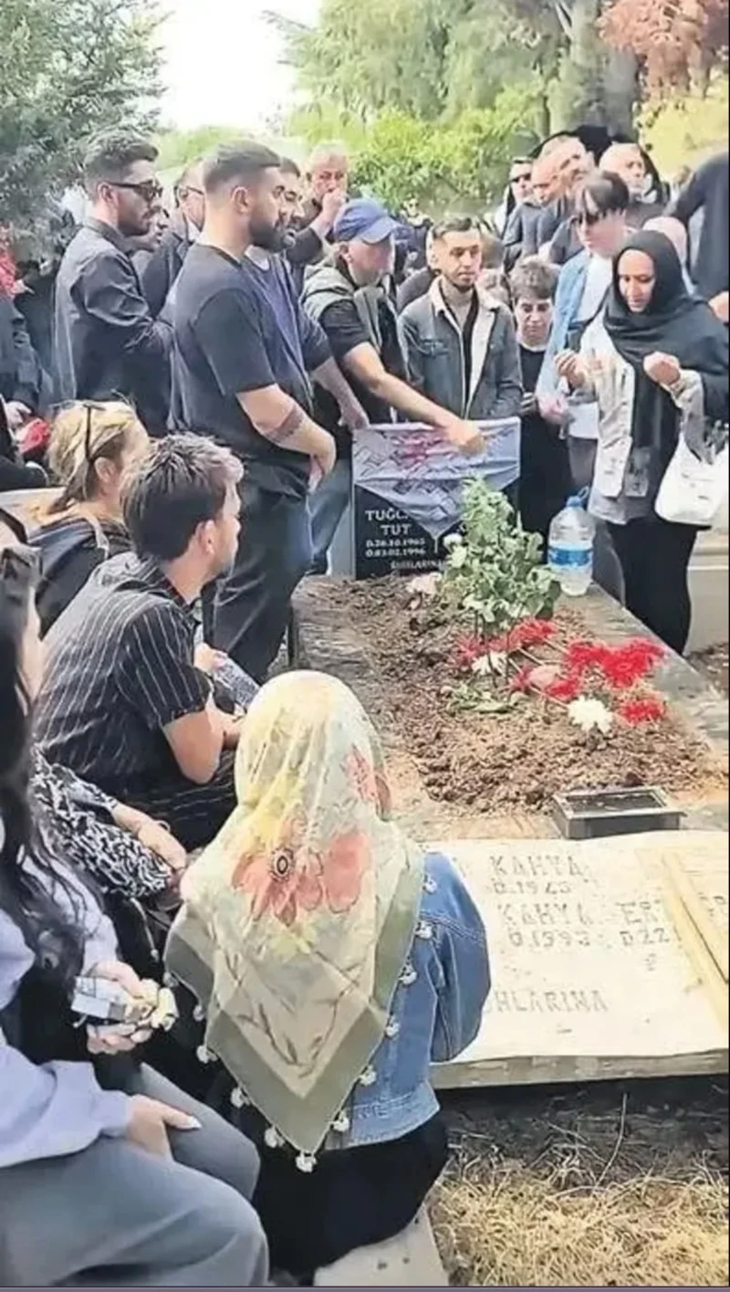 Güllü Mezar