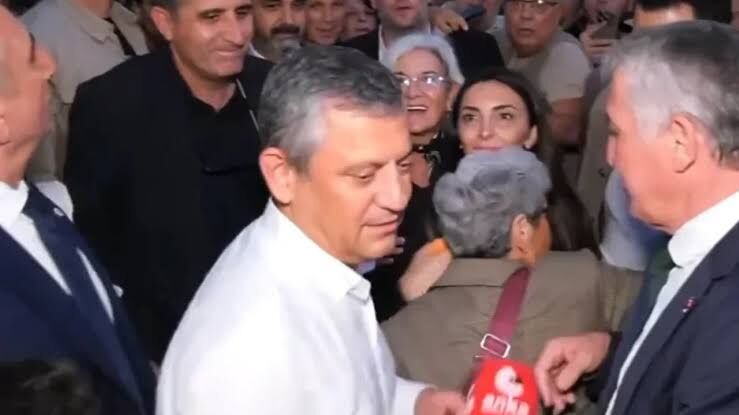 Özgür Özel Bursa Programında Vatandaşları Hem Azarladı, Hem de Beddua Etti!