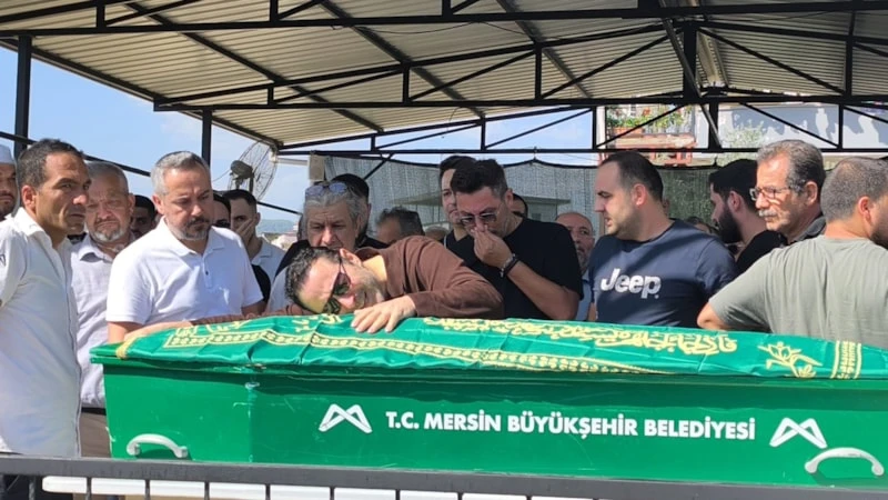 Atilla Taş'ın Kızı Sezen Taş Son Yolculuğuna Uğurlandı