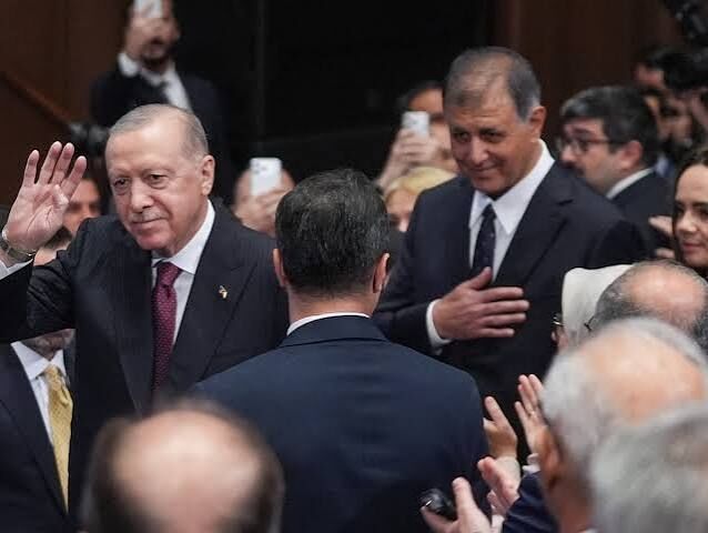 Cemil Tugay AK Parti Toplantısına Katıldı: Cumhurbaşkanı Erdoğan, 'İzmir Bugün Çok Coşkulu' Dedi