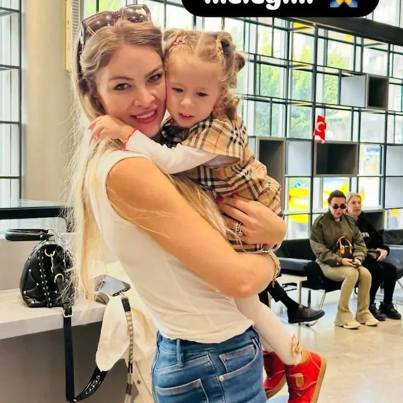 Fatoş Ve Kizi