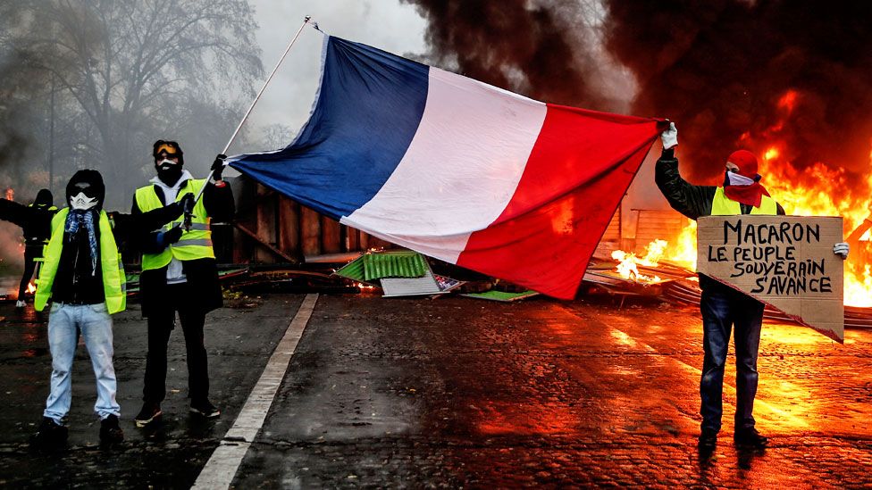 Fransa’da Toplumsal Çatlak Büyüyor: Macron Yönetimi Sokaktaki Öfkeyi Nasıl Dindirecek
