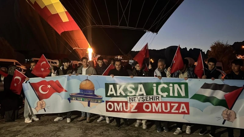 Kapadokya’da Balonlar Gazze Için Haval