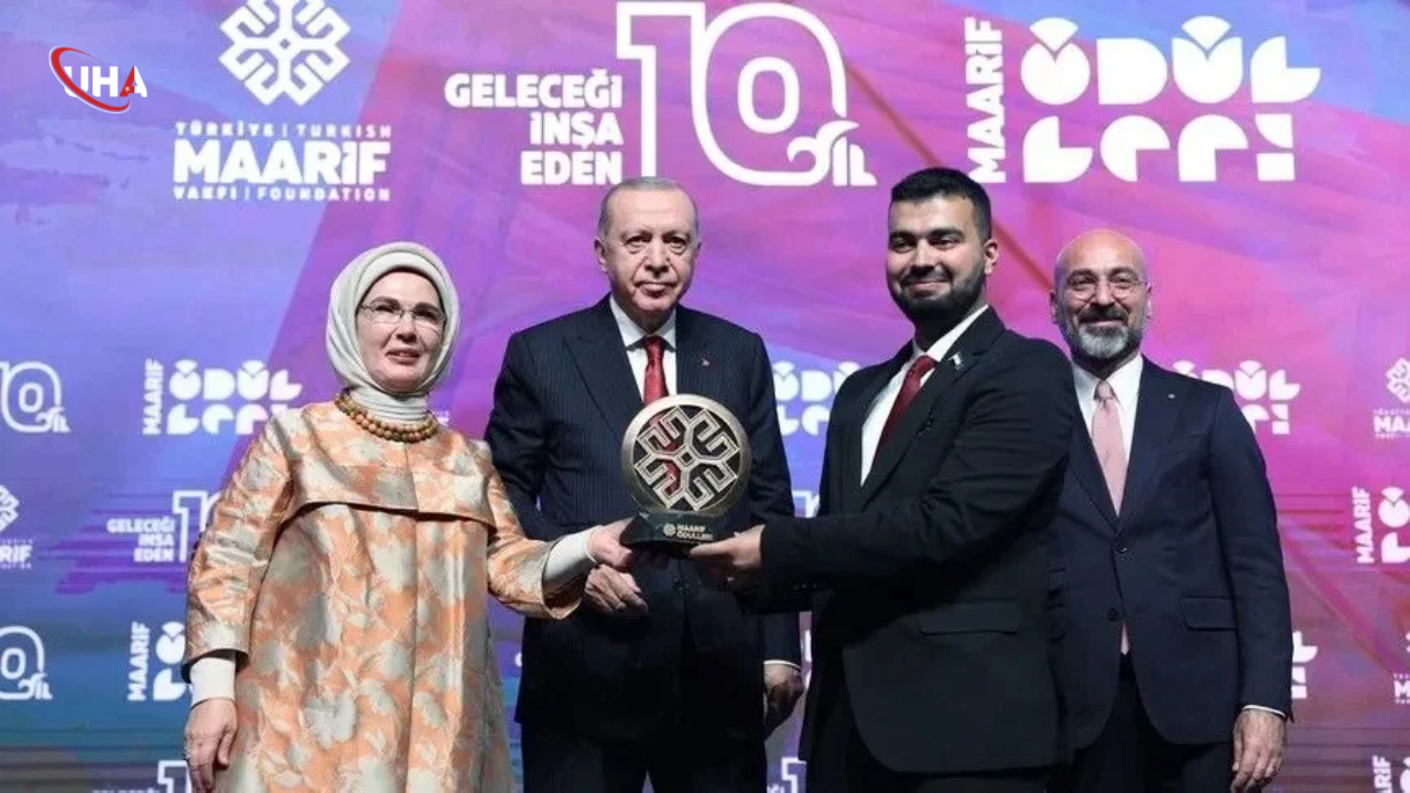 Emine Erdoğan’dan Anlamlı Mesaj: Gençlerimiz İnsanlığa Yön Verecek