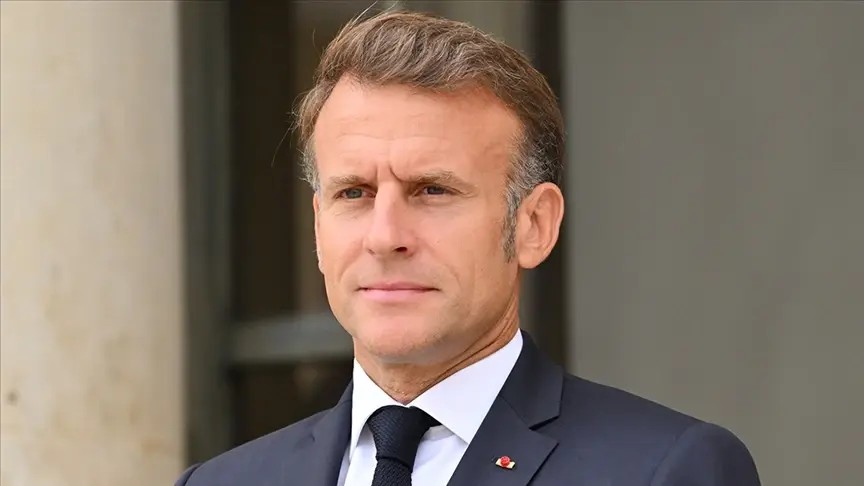 Macron: Sosyal Medya Demokrasiye Zarar Veriyor